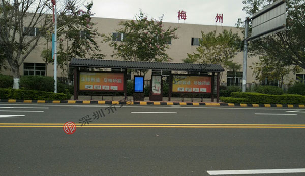 戶外lcd顯示器和LED廣告機(jī)有何區(qū)別？